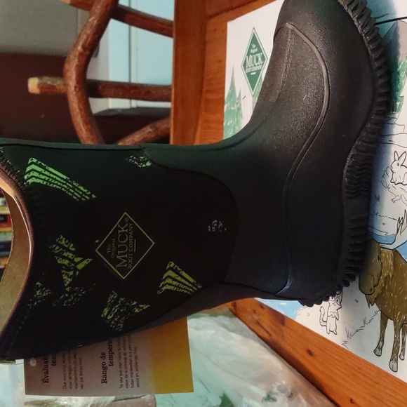 New in box muck boot youth hale bracken / distressed geo print sz 12 - Picture 1 of 8